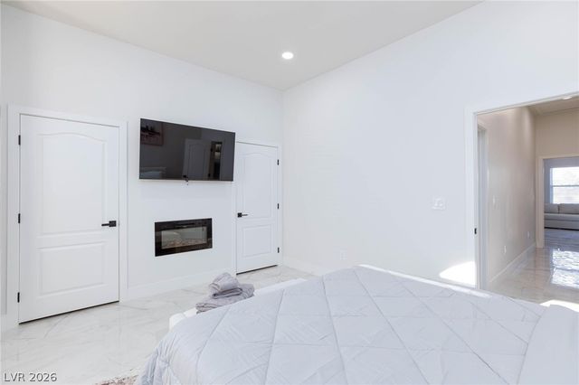 6525 Ponderosa Way, Las Vegas, NV 89118