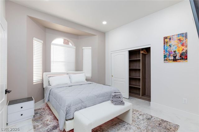 6525 Ponderosa Way, Las Vegas, NV 89118