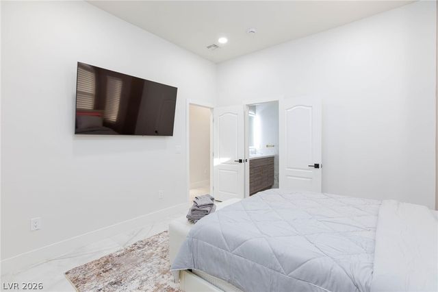 6525 Ponderosa Way, Las Vegas, NV 89118