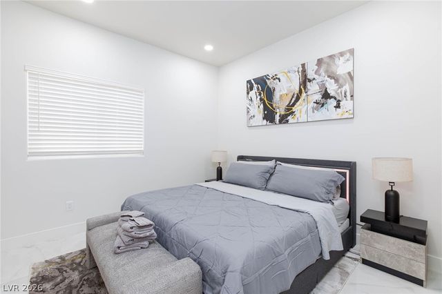 6525 Ponderosa Way, Las Vegas, NV 89118