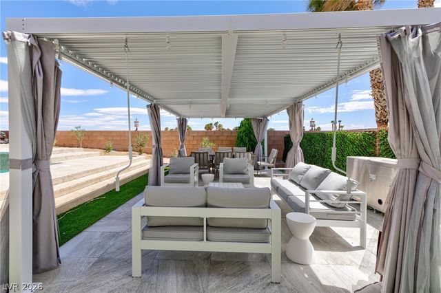 6525 Ponderosa Way, Las Vegas, NV 89118