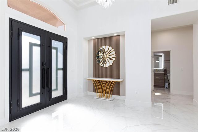 6525 Ponderosa Way, Las Vegas, NV 89118