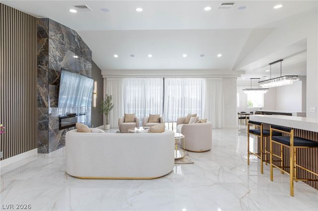 6525 Ponderosa Way, Las Vegas, NV 89118