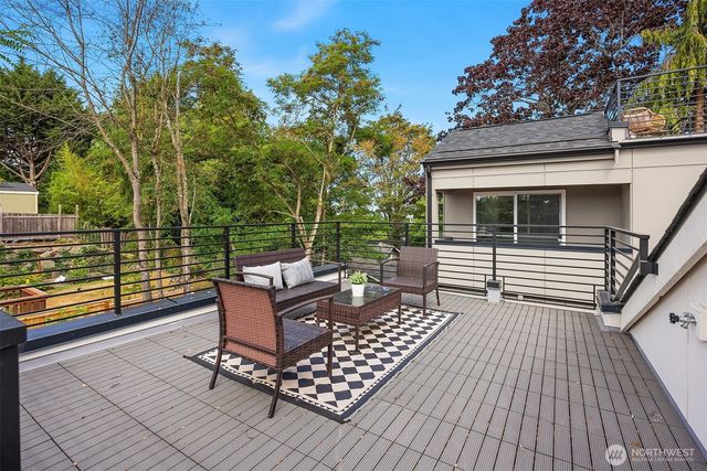 1502 N 100th Street, Seattle, WA 98133