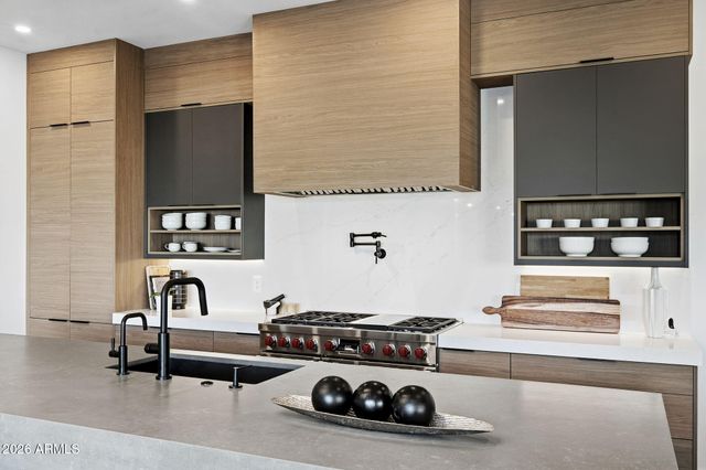 1831 E PALMAIRE Avenue, Phoenix, AZ 85020