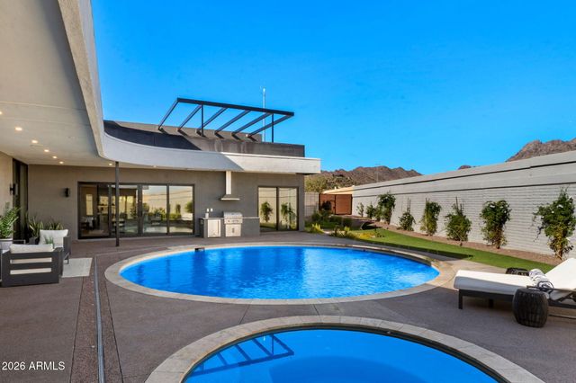 1831 E PALMAIRE Avenue, Phoenix, AZ 85020