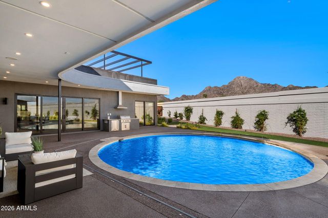 1831 E PALMAIRE Avenue, Phoenix, AZ 85020