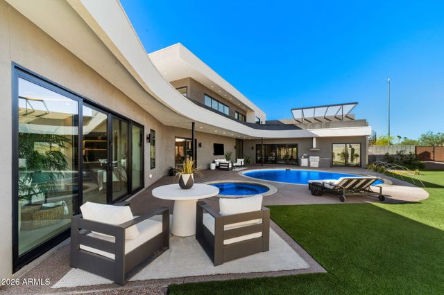 1831 E PALMAIRE Avenue, Phoenix, AZ 85020