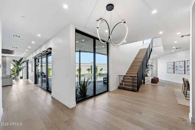 1831 E PALMAIRE Avenue, Phoenix, AZ 85020