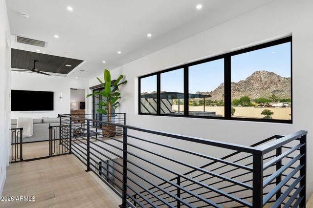 1831 E PALMAIRE Avenue, Phoenix, AZ 85020