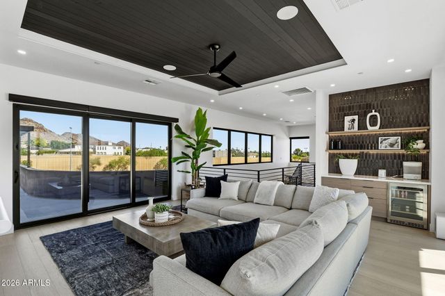 1831 E PALMAIRE Avenue, Phoenix, AZ 85020