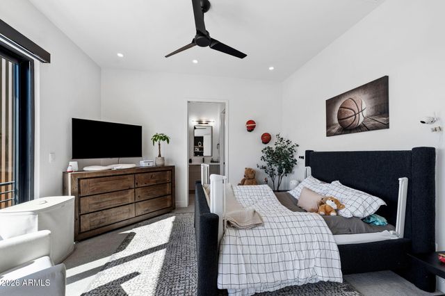 1831 E PALMAIRE Avenue, Phoenix, AZ 85020