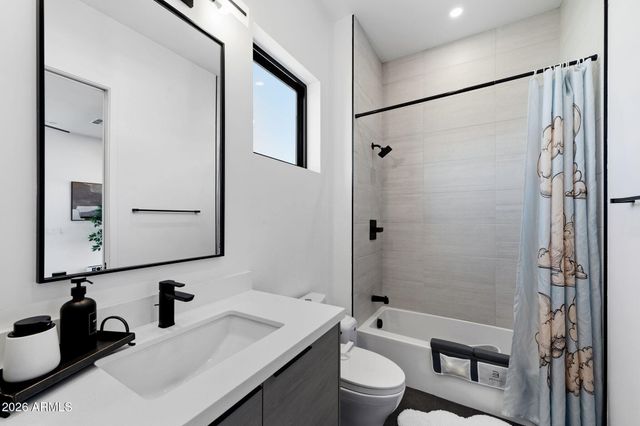 1831 E PALMAIRE Avenue, Phoenix, AZ 85020