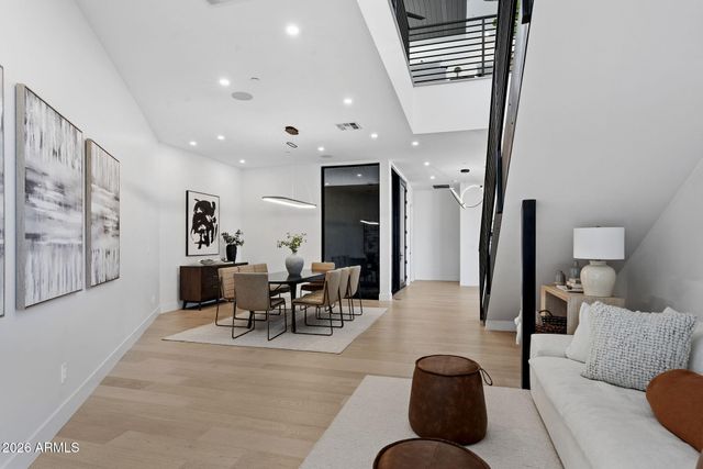 1831 E PALMAIRE Avenue, Phoenix, AZ 85020