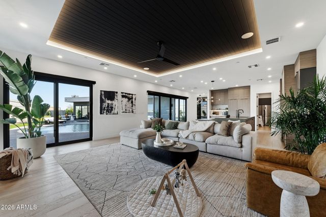 1831 E PALMAIRE Avenue, Phoenix, AZ 85020