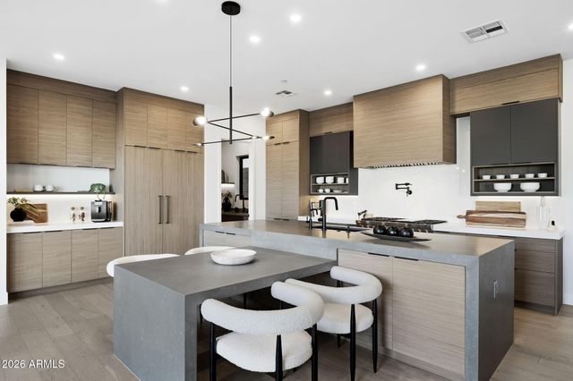 1831 E PALMAIRE Avenue, Phoenix, AZ 85020