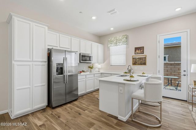 6560 W Winding Knoll Place, Marana, AZ 85658