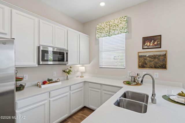6560 W Winding Knoll Place, Marana, AZ 85658