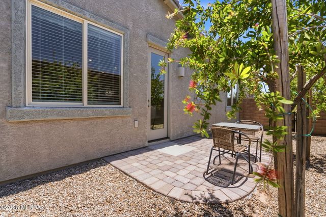 6560 W Winding Knoll Place, Marana, AZ 85658