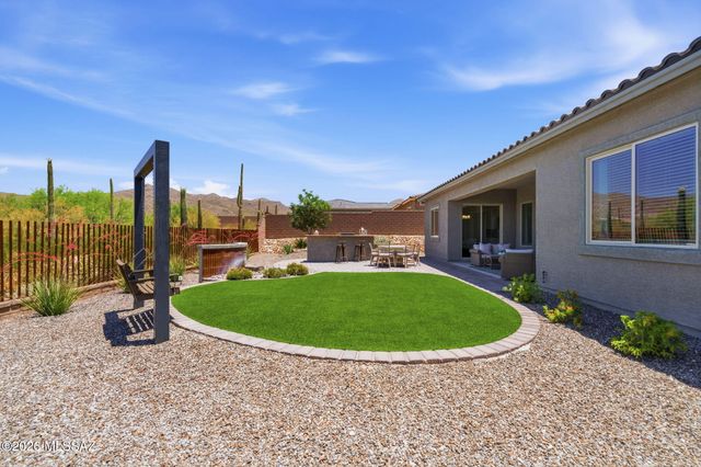 6560 W Winding Knoll Place, Marana, AZ 85658
