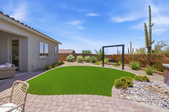 6560 W Winding Knoll Place, Marana, AZ 85658