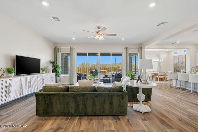 6560 W Winding Knoll Place, Marana, AZ 85658