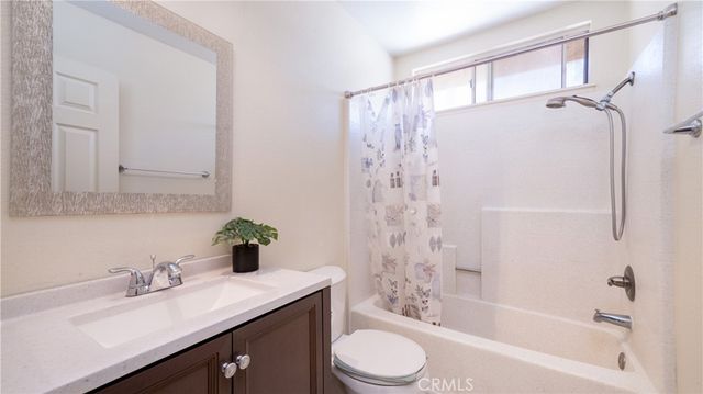 13619 W Constitution Way, Fontana, CA 92336