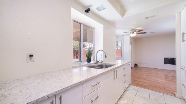 13619 W Constitution Way, Fontana, CA 92336