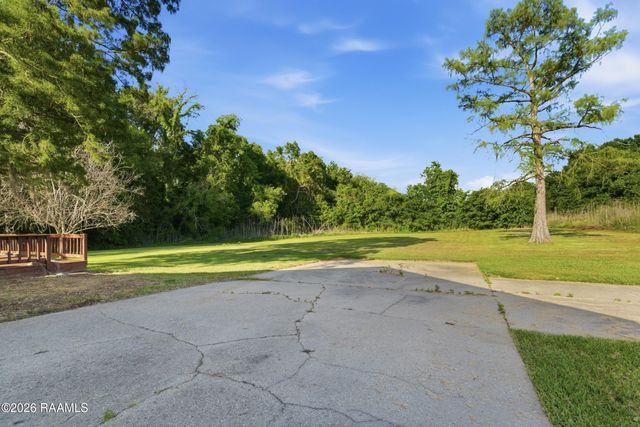 156 Magnifique Road, Breaux Bridge, LA 70517