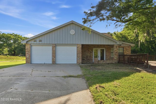 156 Magnifique Road, Breaux Bridge, LA 70517