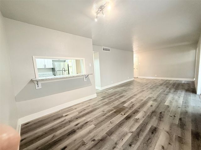 980 S Weatherred Drive A, Richardson, TX 75080