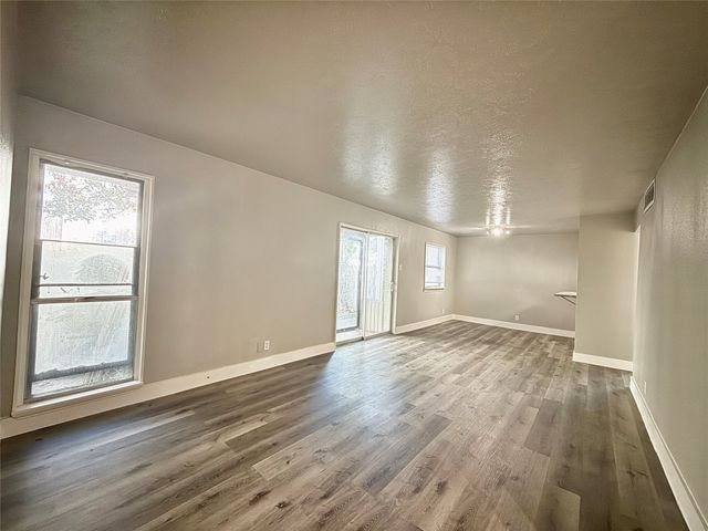 980 S Weatherred Drive A, Richardson, TX 75080