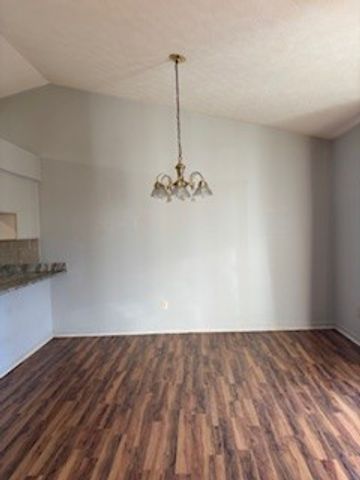 280 Lake Chateau Dr, Hermitage, TN 37076