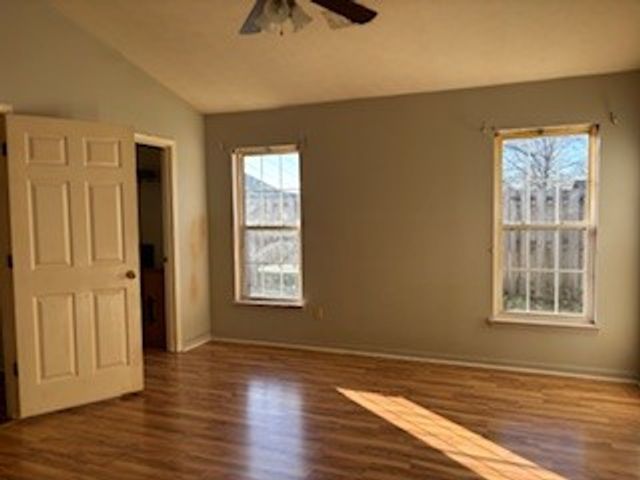 280 Lake Chateau Dr, Hermitage, TN 37076