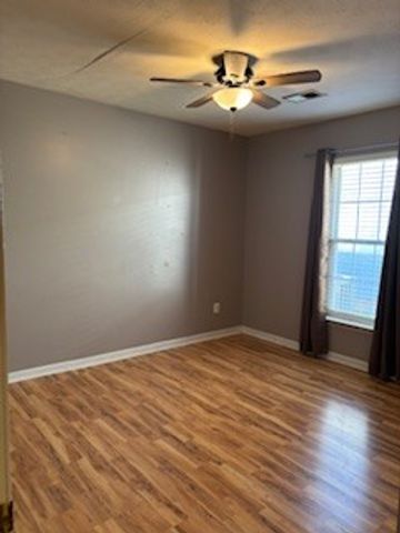 280 Lake Chateau Dr, Hermitage, TN 37076