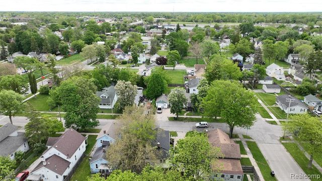 909 N Granger Street, Saginaw, MI 48602