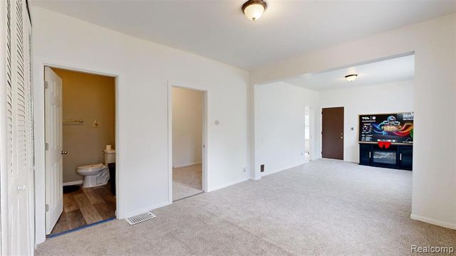 909 N Granger Street, Saginaw, MI 48602