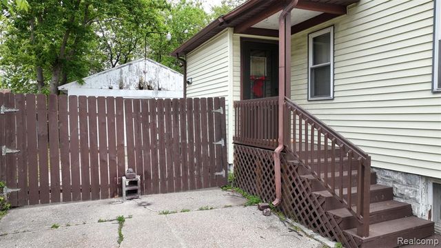 909 N Granger Street, Saginaw, MI 48602