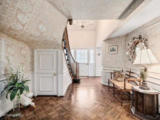 116 Rivershire Lane, Lincolnshire, IL 60069