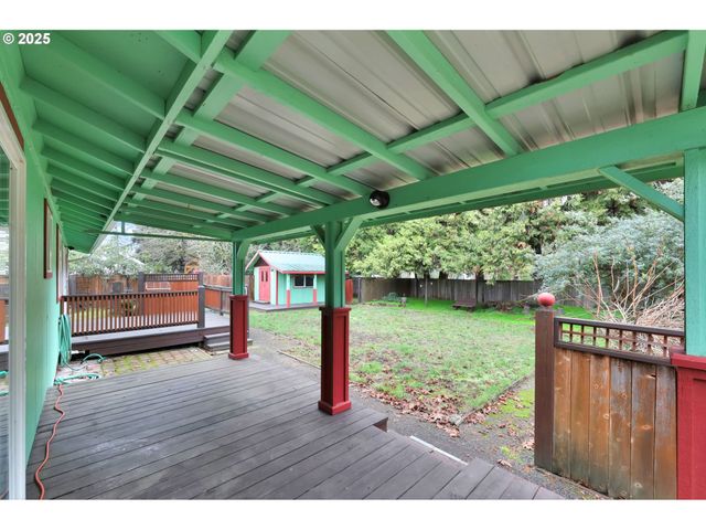 3929 BURLWOOD St, Eugene, OR 97404