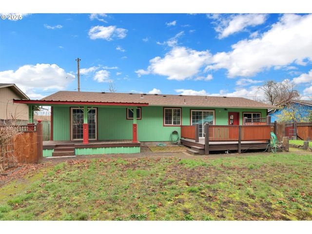 3929 BURLWOOD St, Eugene, OR 97404