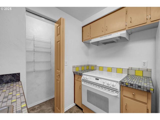 3929 BURLWOOD St, Eugene, OR 97404