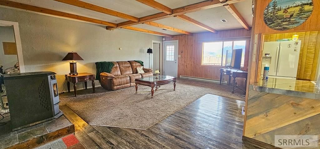 Image 10 of property listing at Address unavailable.
