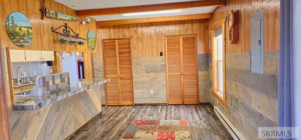 Image 17 of property listing at Address unavailable.