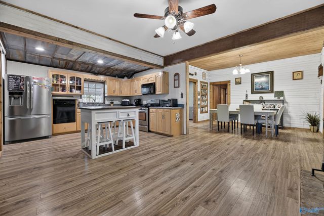 2700 Alfords Bend Road, Hokes Bluff, AL 35903