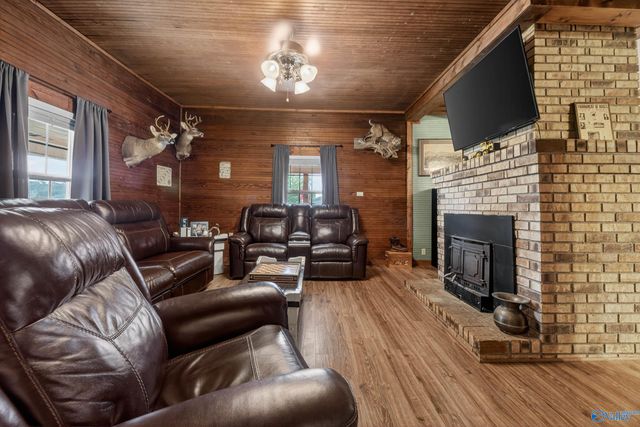 2700 Alfords Bend Road, Hokes Bluff, AL 35903