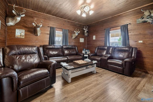 2700 Alfords Bend Road, Hokes Bluff, AL 35903