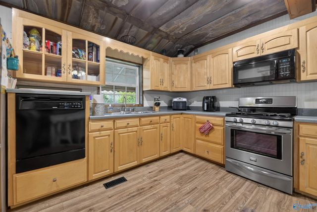 2700 Alfords Bend Road, Hokes Bluff, AL 35903