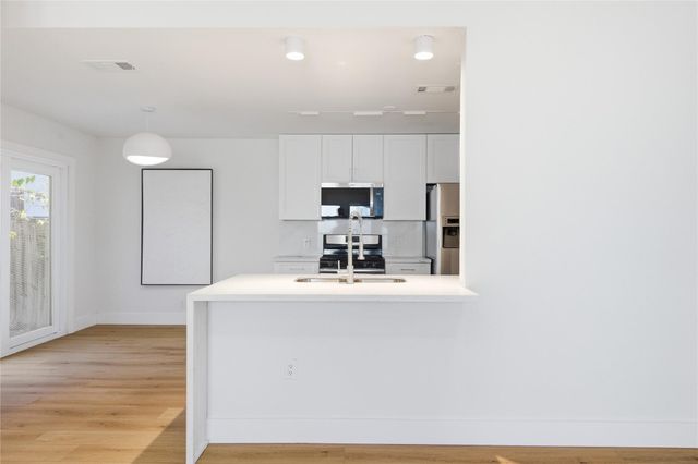 9019 Wellesley DR, Austin, TX 78754