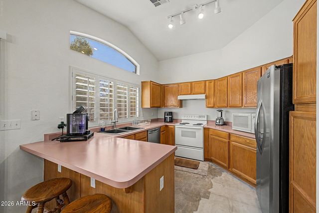 5017 W WIKIEUP Lane, Glendale, AZ 85308